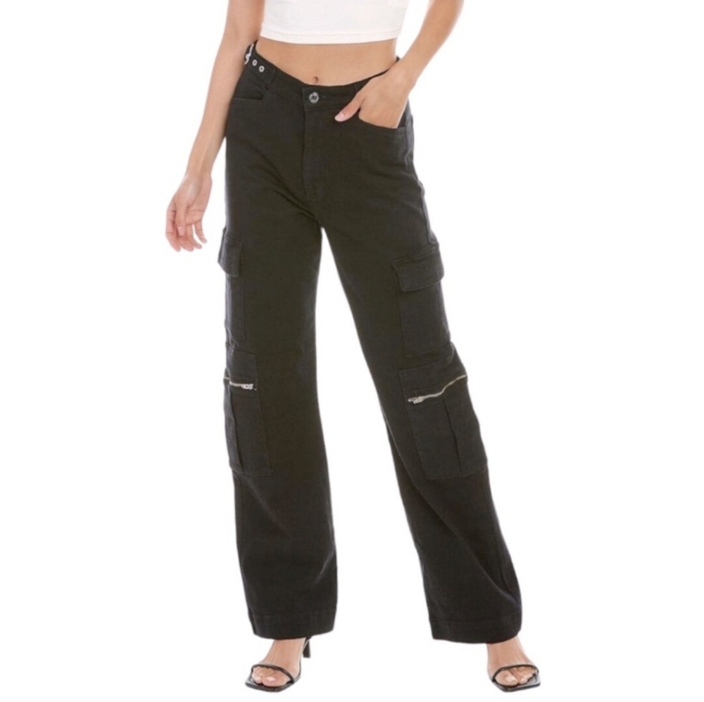 WEWOREWHAT Wide Leg Utility Cargo Pants with Belted Waist Black 27